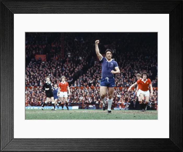 Framed Print : Everton footballer Bob Latchford in action during the League Division One match against