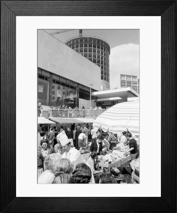 Framed Print : Bullring Open Air Market, Shopping Centre and Rotunda, Birmingham, 27th July 1963 Framed Print : Bullring Open Air Market, Shopping Centre and Rotunda, Birmingham, 27th July 1963