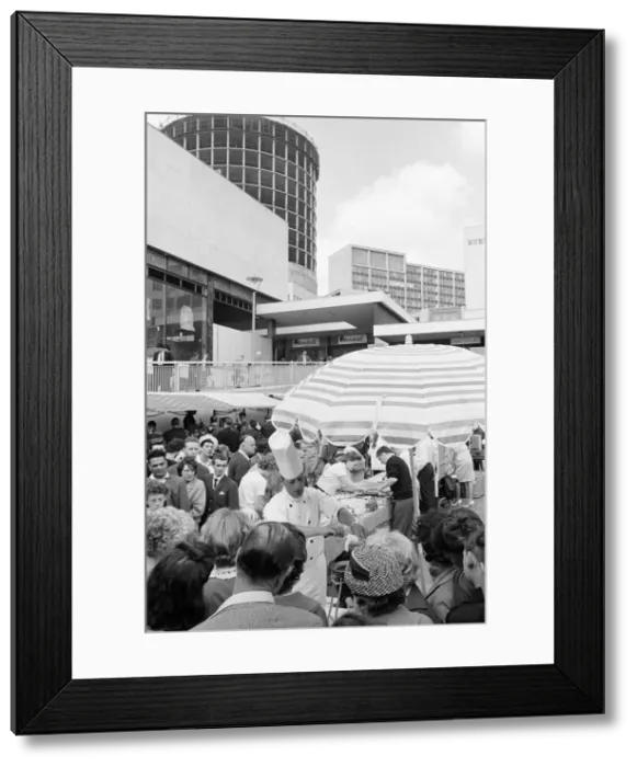 Framed Print : Bullring Open Air Market, Shopping Centre and Rotunda, Birmingham, 27th July 1963 Framed Print : Bullring Open Air Market, Shopping Centre and Rotunda, Birmingham, 27th July 1963