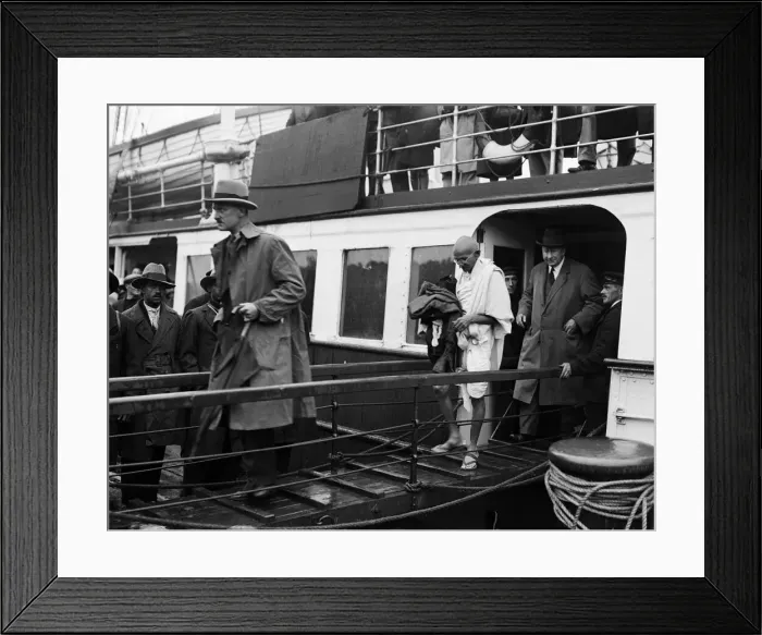 Framed Print : Mohandas Mahatma'Gandhi, leader of the Indian independence movement in Framed Print : Mohandas Mahatma'Gandhi, leader of the Indian independence movement in