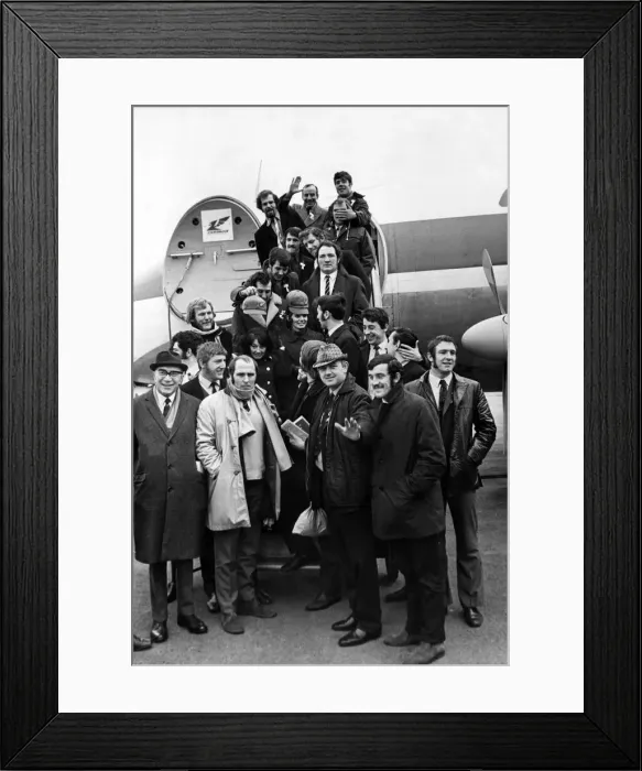 Framed Print : Murrayfield here we come. The Wales team and officials board their aircraft at Glamorgan Framed Print : Murrayfield here we come. The Wales team and officials board their aircraft at Glamorgan