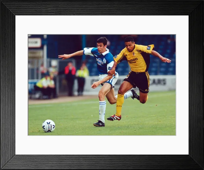 Framed Print : Cardiffs Mark Delaney beats Fulhams John Salako to the ball Framed Print : Cardiffs Mark Delaney beats Fulhams John Salako to the ball