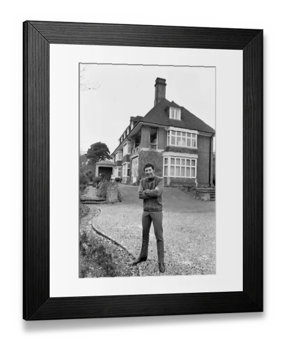 Framed Print : Tom Jones, at his new 65000 pound home in Weybridge, Surrey, 29th December 1968