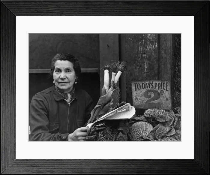 Framed Print : Lambeth Walk Market 6th March 1943 The women of Lambeth Walk market are to