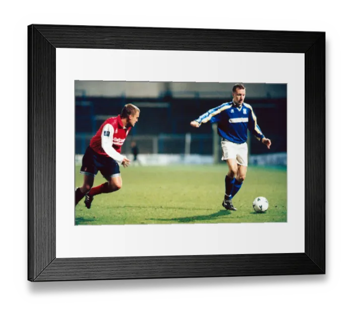 Framed Print : Cardiff City v Rotherham, Anthony Carss of Cardiff City about to kick the ball Framed Print : Cardiff City v Rotherham, Anthony Carss of Cardiff City about to kick the ball