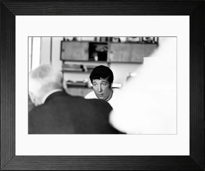 Framed Print : Tom Jones, Interview, pictured at his home in Sunbury on Thames, 21st August 1968 Framed Print : Tom Jones, Interview, pictured at his home in Sunbury on Thames, 21st August 1968