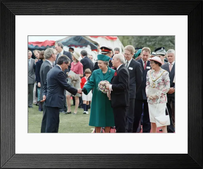 Framed Print : Queen Elizabeth II visiting Middlesbrough to open Pallister Park. 18th May 1993 Framed Print : Queen Elizabeth II visiting Middlesbrough to open Pallister Park. 18th May 1993