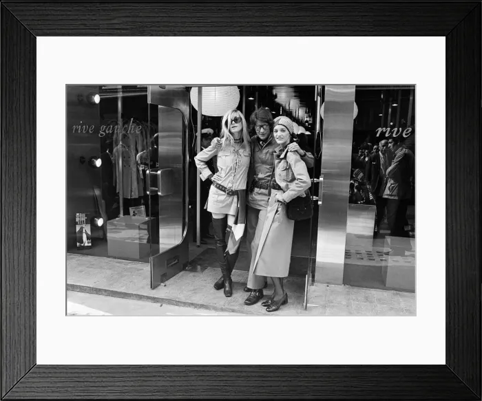Framed Print : Yves Saint Laurent, designer pictured outside his first London Rive Gauche store on New Framed Print : Yves Saint Laurent, designer pictured outside his first London Rive Gauche store on New