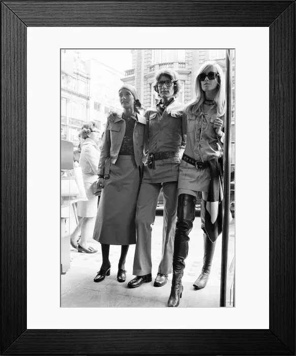 Framed Print : Yves Saint Laurent, designer pictured outside his first London Rive Gauche store on New Framed Print : Yves Saint Laurent, designer pictured outside his first London Rive Gauche store on New