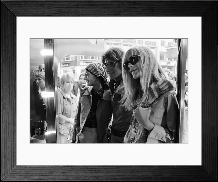 Framed Print : Yves Saint Laurent, designer pictured outside his first London Rive Gauche store on New Framed Print : Yves Saint Laurent, designer pictured outside his first London Rive Gauche store on New