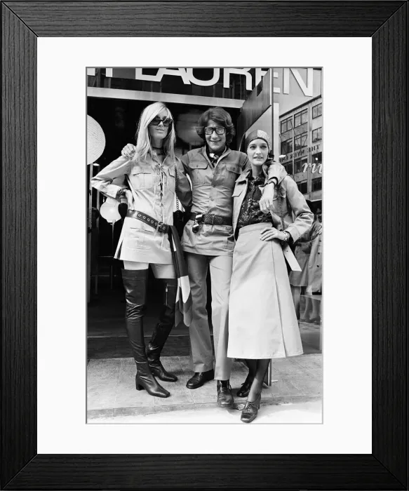 Framed Print : Yves Saint Laurent, designer pictured outside his first London Rive Gauche store on New Framed Print : Yves Saint Laurent, designer pictured outside his first London Rive Gauche store on New