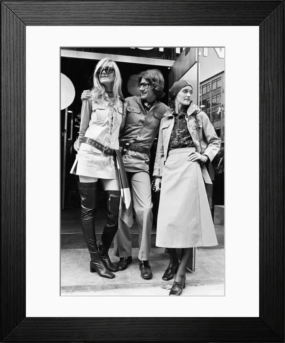 Framed Print : Yves Saint Laurent, designer pictured outside his first London Rive Gauche store on New Framed Print : Yves Saint Laurent, designer pictured outside his first London Rive Gauche store on New