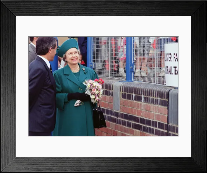 Framed Print : Queen Elizabeth II visiting Middlesbrough to open Pallister Park. 18th May 1993 Framed Print : Queen Elizabeth II visiting Middlesbrough to open Pallister Park. 18th May 1993