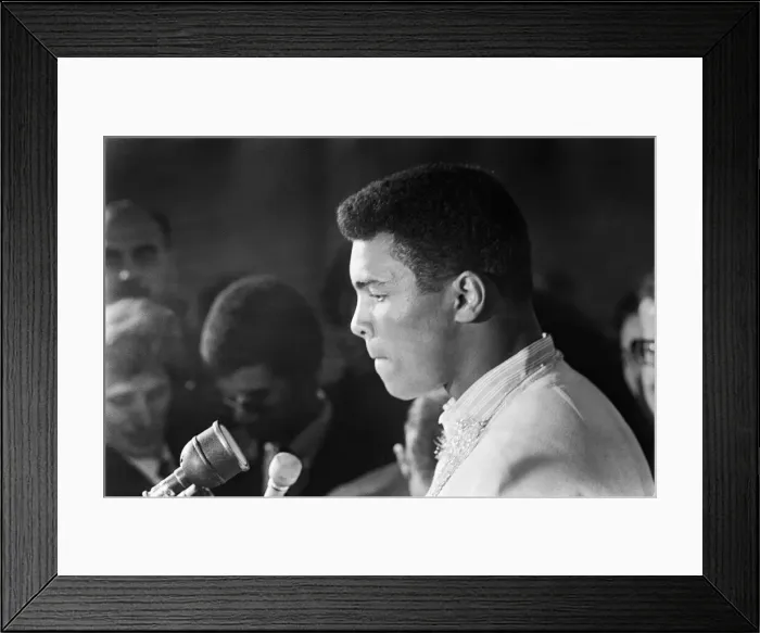 Framed Print : Cassius Clay and Henry Cooper promoting their second fight in London at the Piccadilly Framed Print : Cassius Clay and Henry Cooper promoting their second fight in London at the Piccadilly