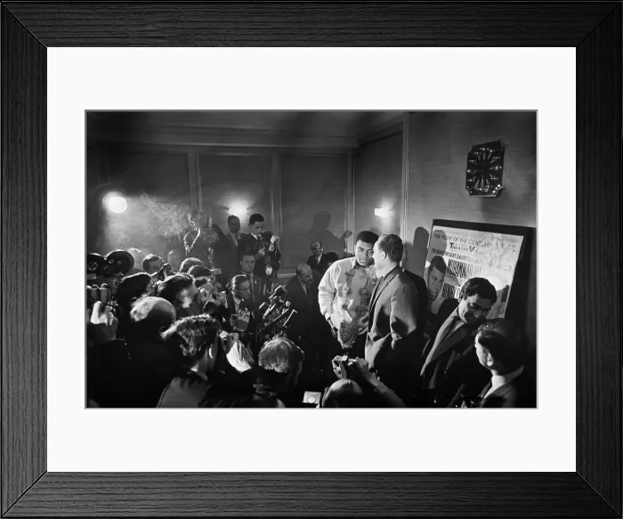 Framed Print : American world champion heavyweight boxer Muhammad Ali (formerly Cassius Clay Framed Print : American world champion heavyweight boxer Muhammad Ali (formerly Cassius Clay