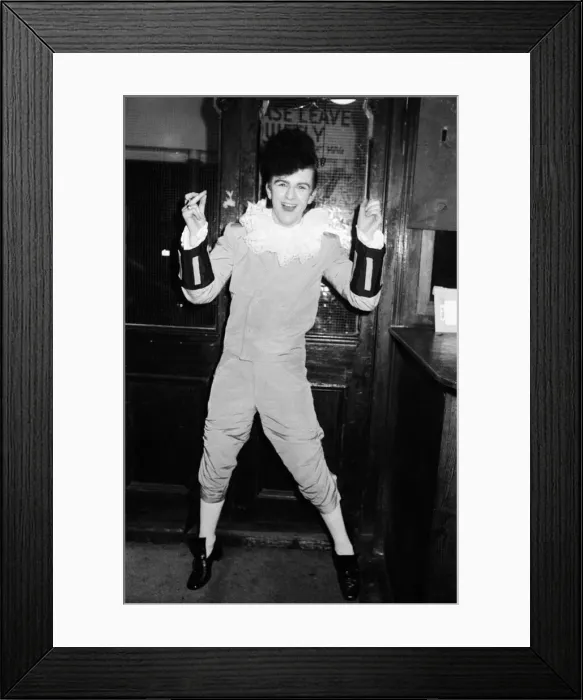 Framed Print : Steve Strange at The Blitz Club in Covent Garden. 13th February 1980 Framed Print : Steve Strange at The Blitz Club in Covent Garden. 13th February 1980