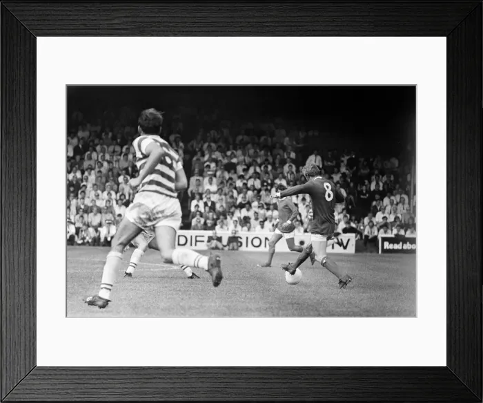 Framed Print : Reading 2-3 Manchester United, Watney Cup match at Elm Park, Saturday 1st August 1970