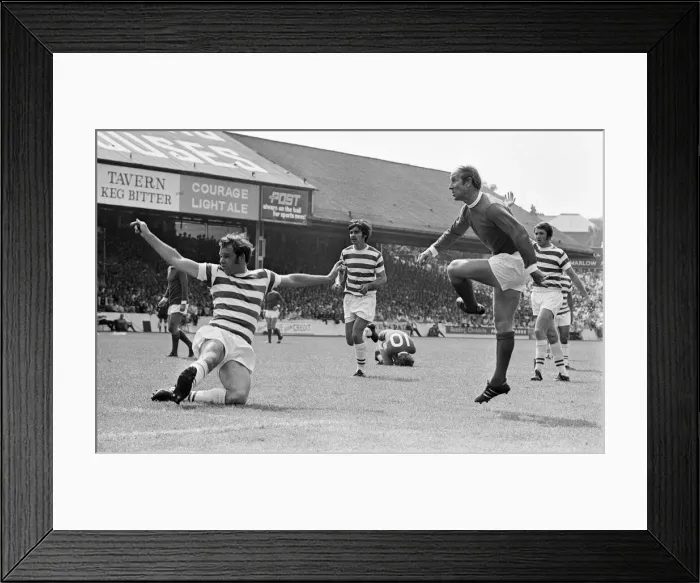 Framed Print : Reading 2-3 Manchester United, Watney Cup match at Elm Park, Saturday 1st August 1970