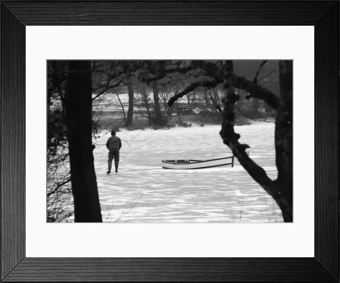 Framed Print : Ice Skating on frozen lake, Sutton Park, Birmingham, England, 17th February 1986 Framed Print : Ice Skating on frozen lake, Sutton Park, Birmingham, England, 17th February 1986