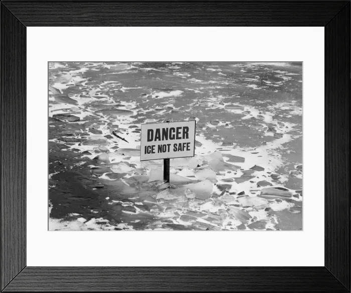 Framed Print : Frozen Lake, Cannon Hill Park, Birmingham, England, 17th February 1986 Framed Print : Frozen Lake, Cannon Hill Park, Birmingham, England, 17th February 1986