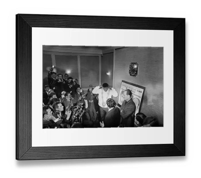 Framed Print : American world champion heavyweight boxer Muhammad Ali (formerly Cassius Clay Framed Print : American world champion heavyweight boxer Muhammad Ali (formerly Cassius Clay