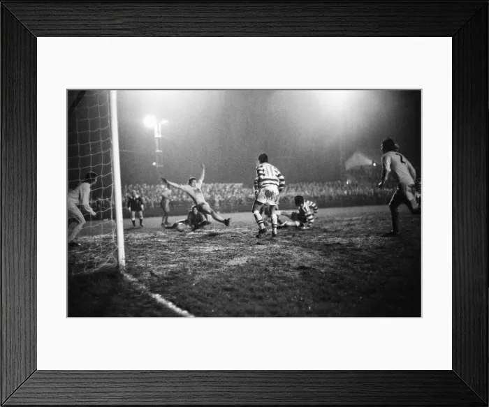 Framed Print : Hayes 0-1 Reading, FA Cup 2nd Round Replay at Church Road, Tuesday 12th December 1972 Framed Print : Hayes 0-1 Reading, FA Cup 2nd Round Replay at Church Road, Tuesday 12th December 1972