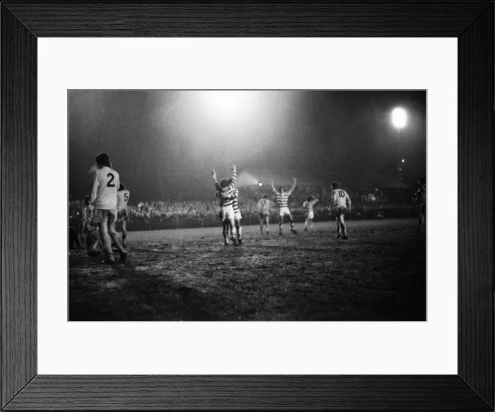 Framed Print : Hayes 0-1 Reading, FA Cup 2nd Round Replay at Church Road, Tuesday 12th December 1972 Framed Print : Hayes 0-1 Reading, FA Cup 2nd Round Replay at Church Road, Tuesday 12th December 1972
