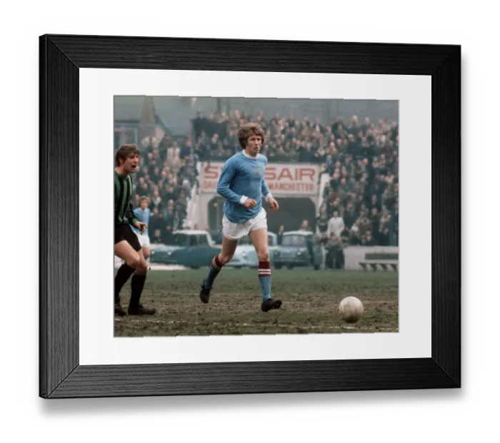 Framed Print : Colin Bell Manchester City football, cAugust 1971 Framed Print : Colin Bell Manchester City football, cAugust 1971