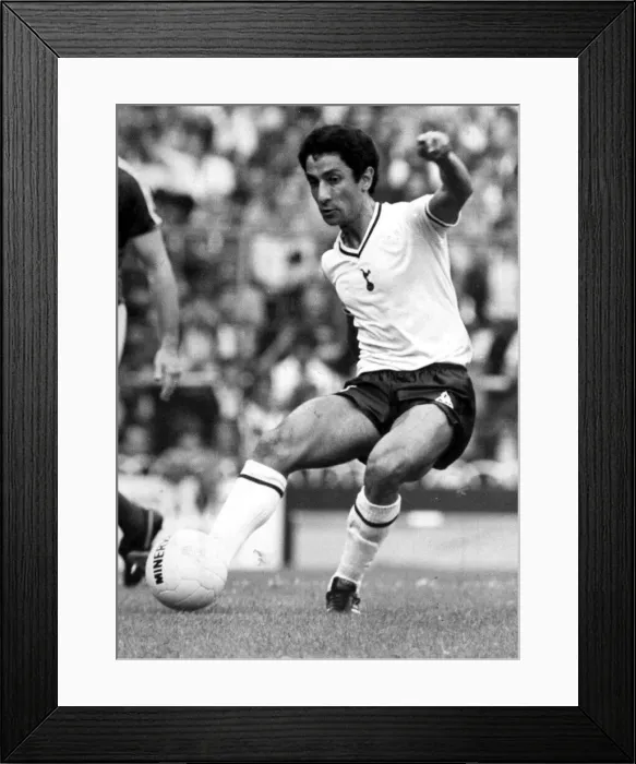 Framed Print : Ossie Ardiles in action for Tottenham Hotspur, circa 1981 Framed Print : Ossie Ardiles in action for Tottenham Hotspur, circa 1981