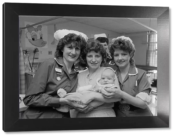 Susan Dubif with her baby son Sean at Sandwell Hospital. 12th April 1983