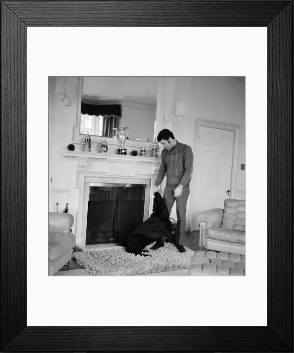 Framed Print : Tom Jones, at his new 65000 pound home in Weybridge, Surrey, 29th December 1968 Framed Print : Tom Jones, at his new 65000 pound home in Weybridge, Surrey, 29th December 1968