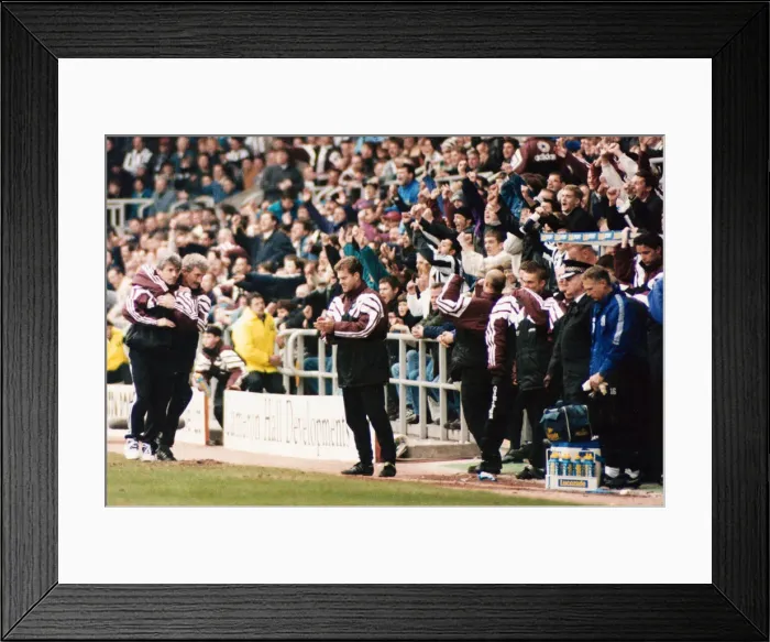 Framed Print : English Premier League match at St James Park. Newcastle United 2 v Queens Framed Print : English Premier League match at St James Park. Newcastle United 2 v Queens