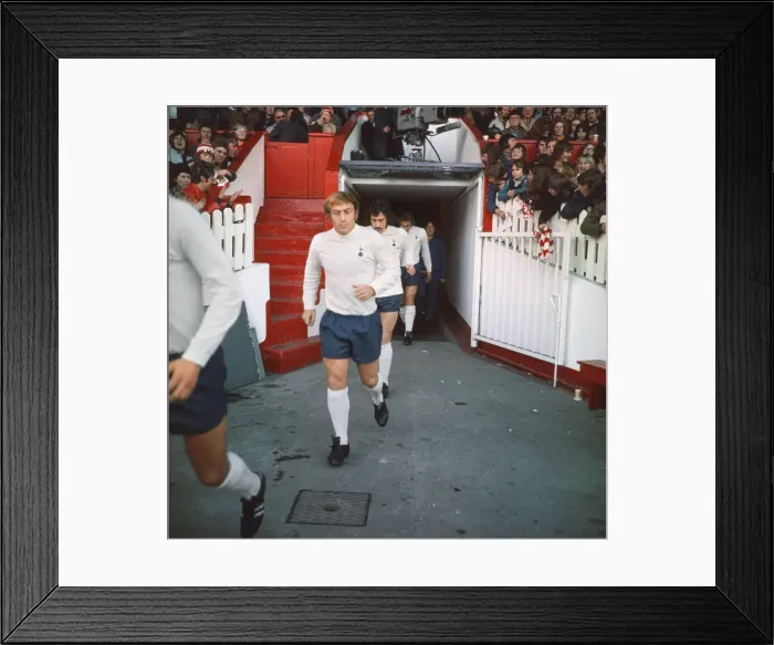 Framed Print : Manchester United 1 v Tottenham Hotspur 4 First Division one match at Old Trafford Framed Print : Manchester United 1 v Tottenham Hotspur 4 First Division one match at Old Trafford