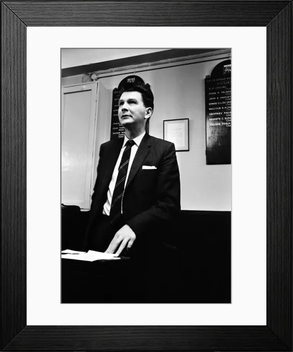 Framed Print : Conservative MP for Smethwick, Peter Griffiths, talking to young conservatives Framed Print : Conservative MP for Smethwick, Peter Griffiths, talking to young conservatives