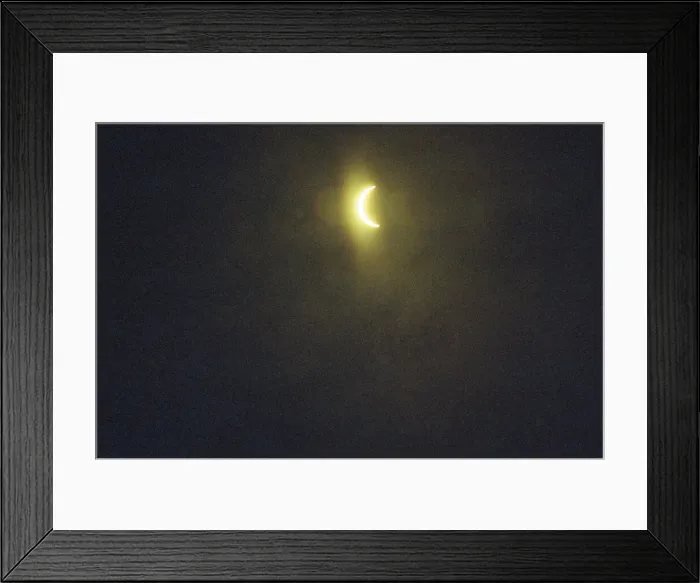 Framed Print : The total solar eclipse seen from the Civic Centre, Reading. 11th August 1999 Framed Print : The total solar eclipse seen from the Civic Centre, Reading. 11th August 1999