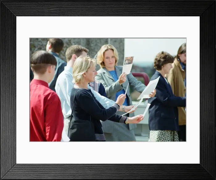 Framed Print : People watching a total solar eclipse at the Civic Centre, Reading. 11th August 1999 Framed Print : People watching a total solar eclipse at the Civic Centre, Reading. 11th August 1999