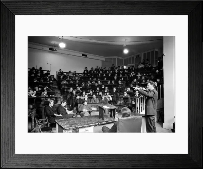 Framed Print : Conservative MP for Smethwick, Peter Griffiths, talking at Kings College, London Framed Print : Conservative MP for Smethwick, Peter Griffiths, talking at Kings College, London