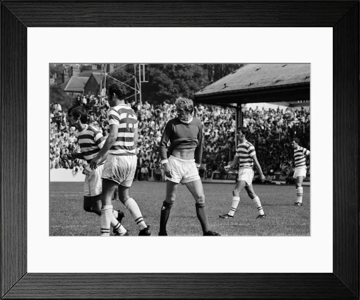 Framed Print : Reading 2-3 Manchester United, Watney Cup match at Elm Park, Saturday 1st August 1970 Framed Print : Reading 2-3 Manchester United, Watney Cup match at Elm Park, Saturday 1st August 1970