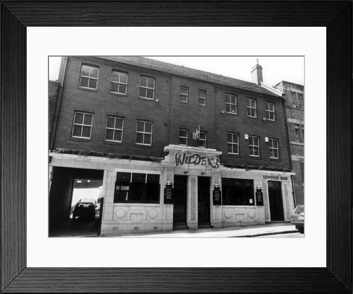Framed Print : Wilders, Public House, Carliol Square, Newcastle, 6th May 1989 Framed Print : Wilders, Public House, Carliol Square, Newcastle, 6th May 1989