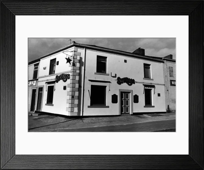 Framed Print : Strings, Public House, Newcastle, 15th April 1988 Framed Print : Strings, Public House, Newcastle, 15th April 1988