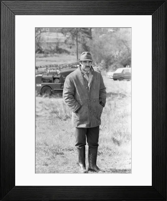 Framed Print : Sean Connery during location filming in Bracknell for the movie Offence Framed Print : Sean Connery during location filming in Bracknell for the movie Offence