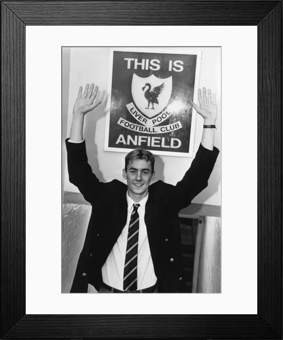 Framed Print : New Liverpool signing Don Hutchison at Anfield. 26th November 1990 Framed Print : New Liverpool signing Don Hutchison at Anfield. 26th November 1990