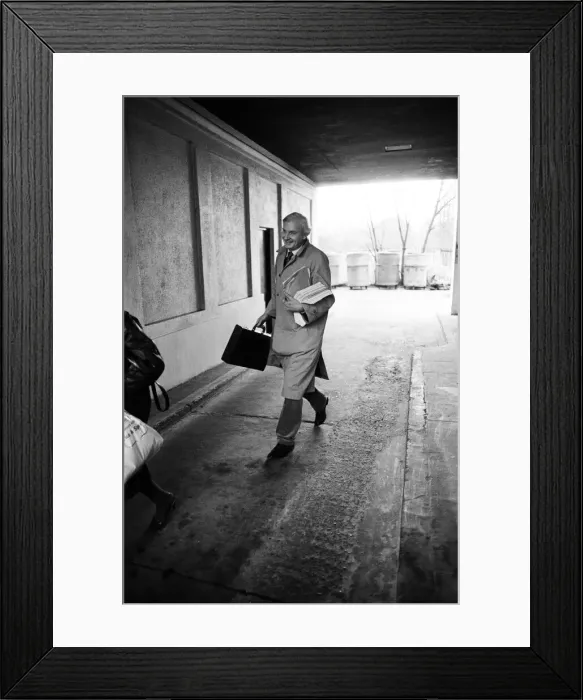 Framed Print : MP Harvey Proctor leaving his flat in Fulham, after arriving back from America Framed Print : MP Harvey Proctor leaving his flat in Fulham, after arriving back from America