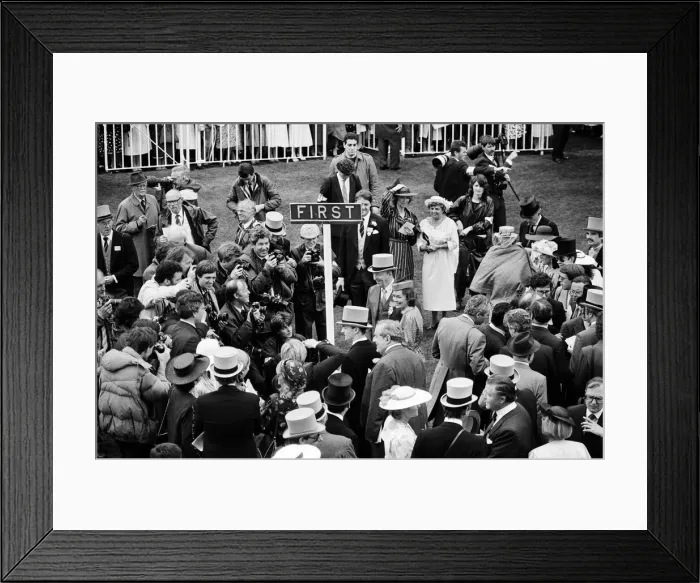 Framed Print : Winner of the Ascot Gold Cup, four year old Paean, ridden by Steve Cauthen Framed Print : Winner of the Ascot Gold Cup, four year old Paean, ridden by Steve Cauthen