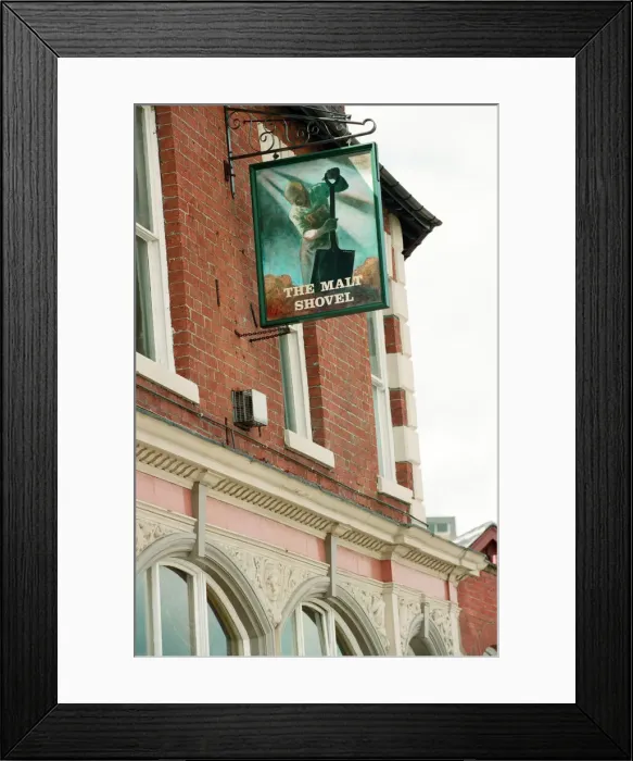 Framed Print : The Malt Shovel, Middlesbrough, a pub which CAMRA thinks is worth listing Framed Print : The Malt Shovel, Middlesbrough, a pub which CAMRA thinks is worth listing
