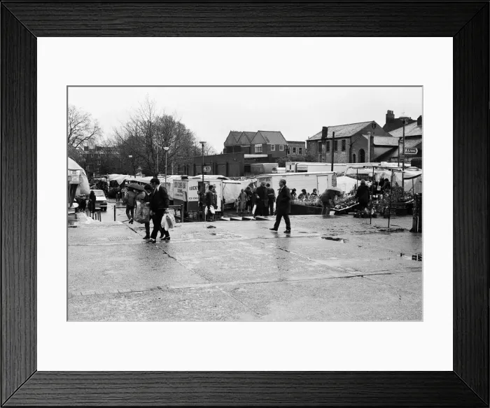 Framed Print : Reading Market, 16th April 1988 Framed Print : Reading Market, 16th April 1988