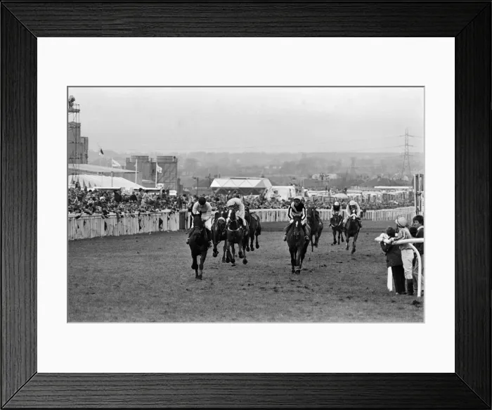 Framed Print : Last Suspect, ridden by Jockey Hywel Davies wins the 1985 Grand National at Aintree Framed Print : Last Suspect, ridden by Jockey Hywel Davies wins the 1985 Grand National at Aintree