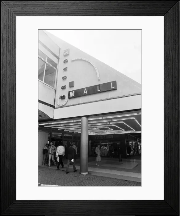 Framed Print : Broad Street Mall, an indoor shopping mall in central Reading. 4th May 1987 Framed Print : Broad Street Mall, an indoor shopping mall in central Reading. 4th May 1987