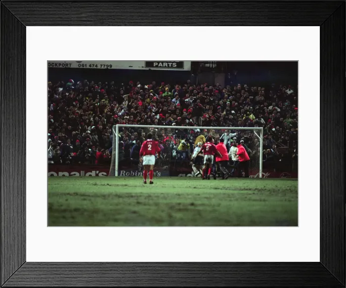 Framed Print : Coca Cola Cup Semi Final First Leg, Stockport 0 - 2 Middlesbrough, held at Edgeley Park Framed Print : Coca Cola Cup Semi Final First Leg, Stockport 0 - 2 Middlesbrough, held at Edgeley Park