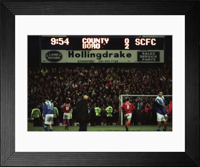 Framed Print : Coca Cola Cup Semi Final First Leg, Stockport 0 - 2 Middlesbrough, held at Edgeley Park